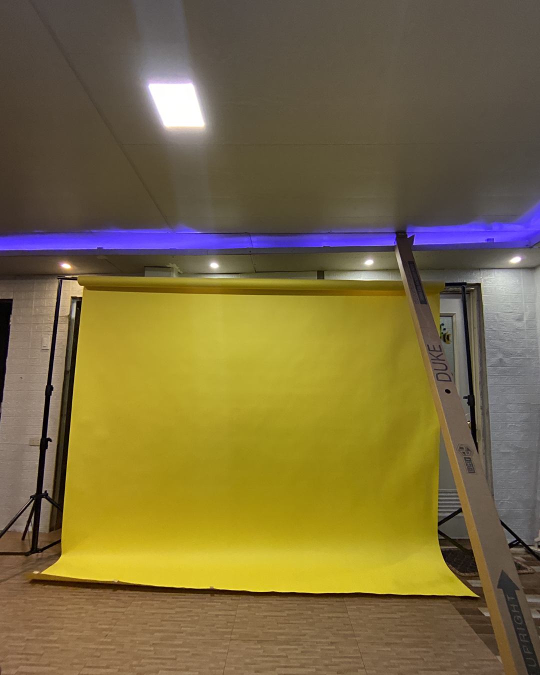 Duke Seamless Paper 9x36ft