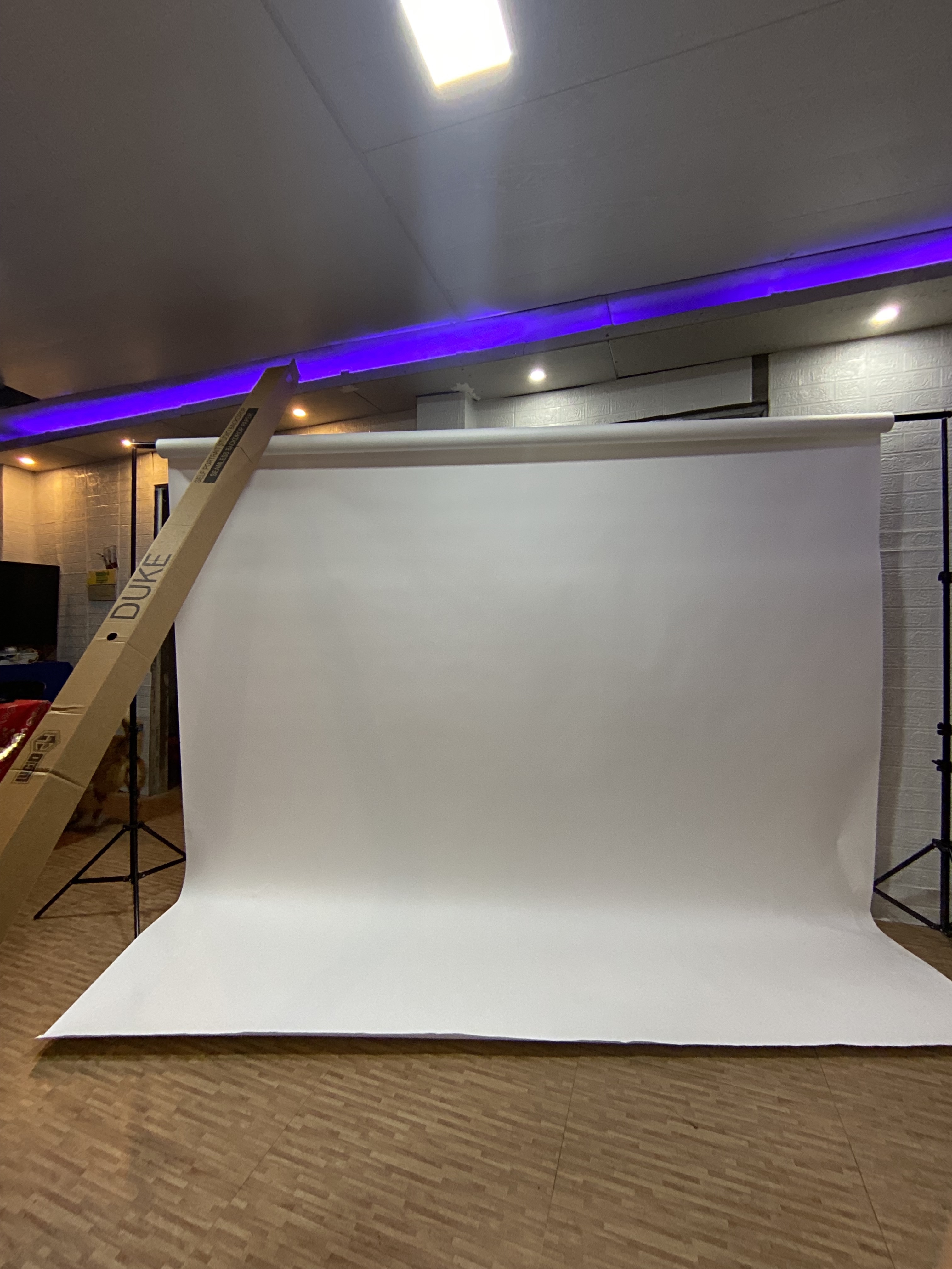 Duke Seamless Paper 9x36ft